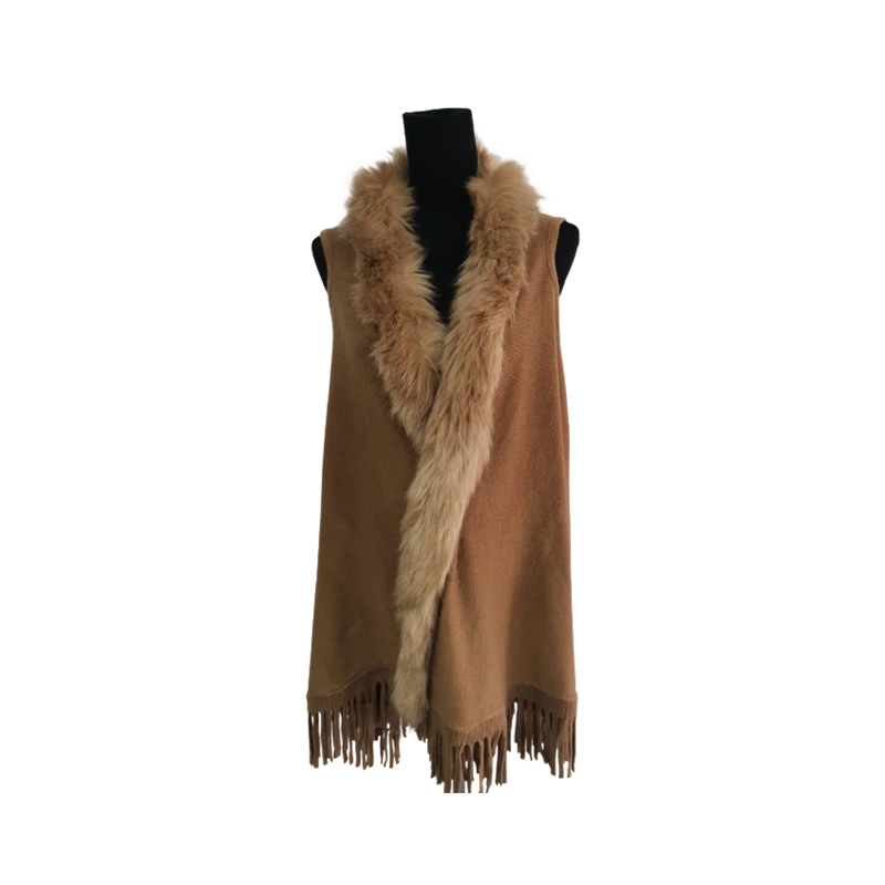 Why is the women's fur collar shawl the perfect blend of elegance and warmth for autumn and winter?