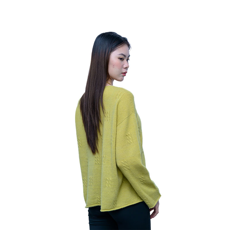 Seamless V-neck Pullover