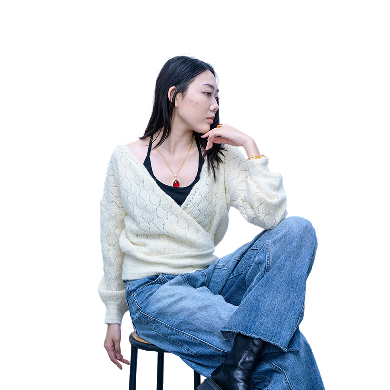 Women's Deep V-neck Pullover