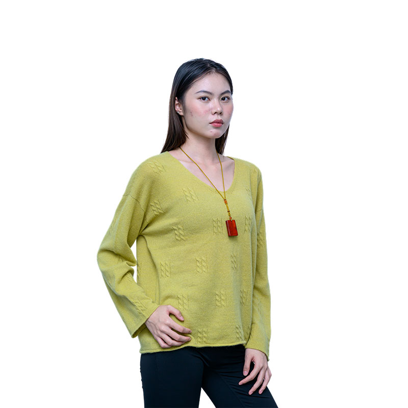 Seamless V-neck Pullover